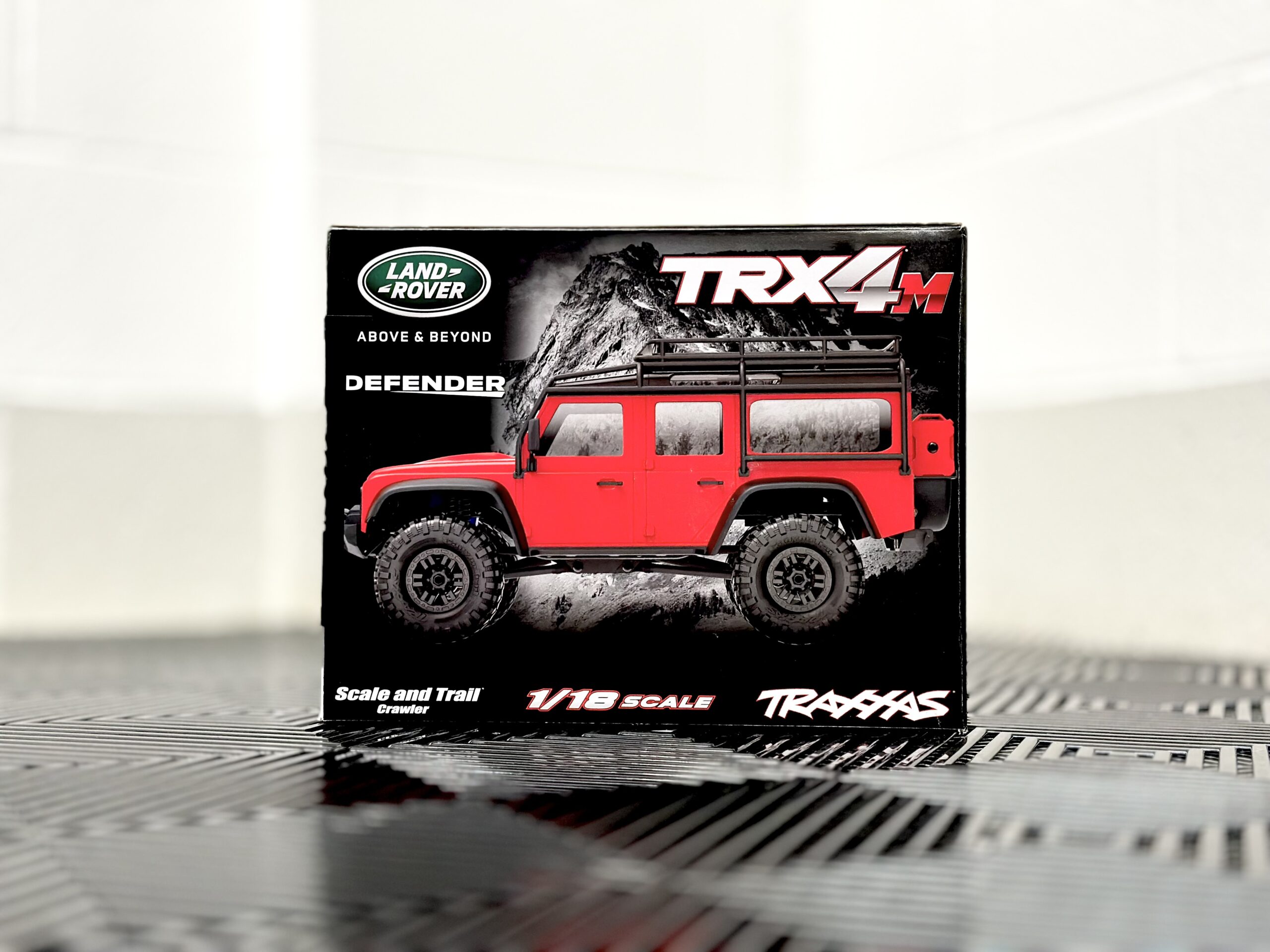 TRAXXAS TRX-4 Landrover Defender Brushed RC modellino elettrico crawler trazione integrale (4WD) RTR 2,4GH