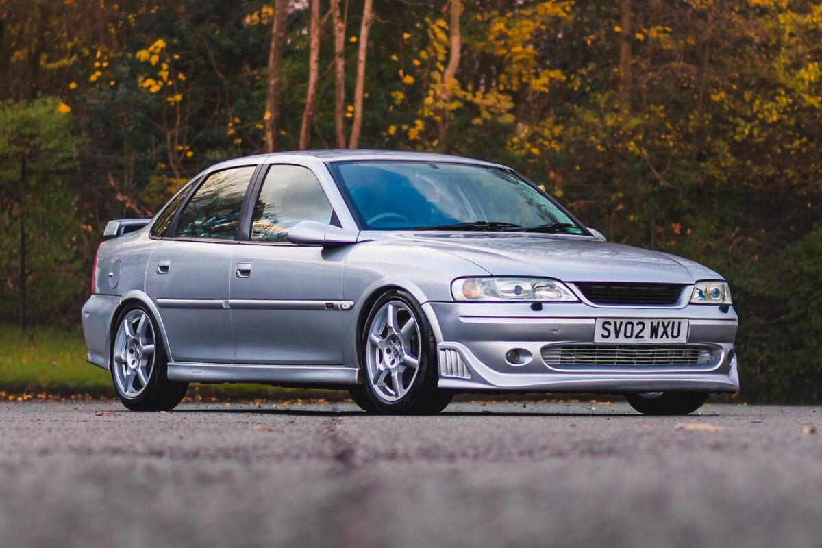 Vauxhall Vectra GSI front angle in silver – Redline Competitions