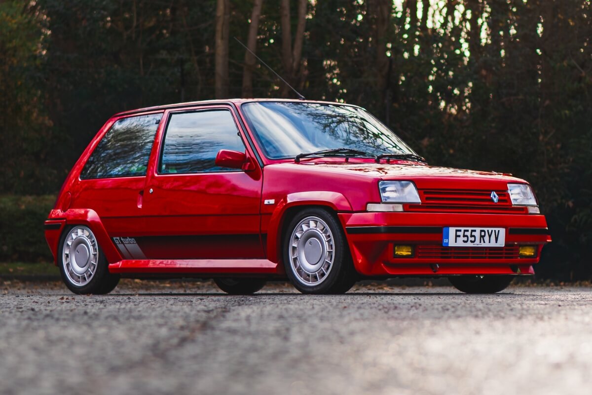 Renault 5 GT Turbo classic hot hatch in red paintwork on Clio Turbine alloys – Redline Competitions